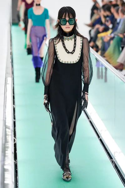 Look 38